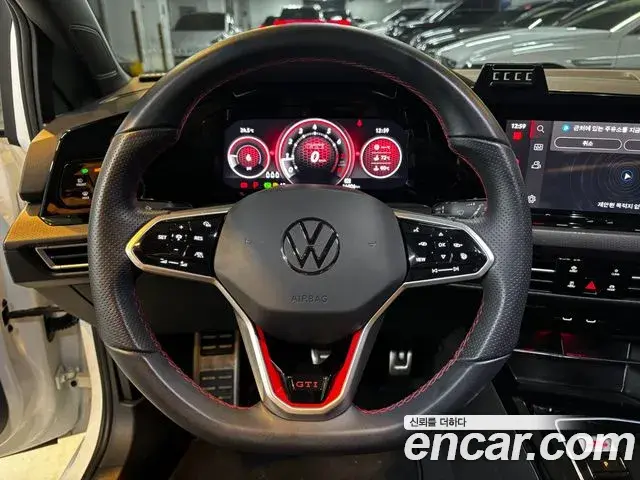 Volkswagen Golf 2024 — Photo 9/20