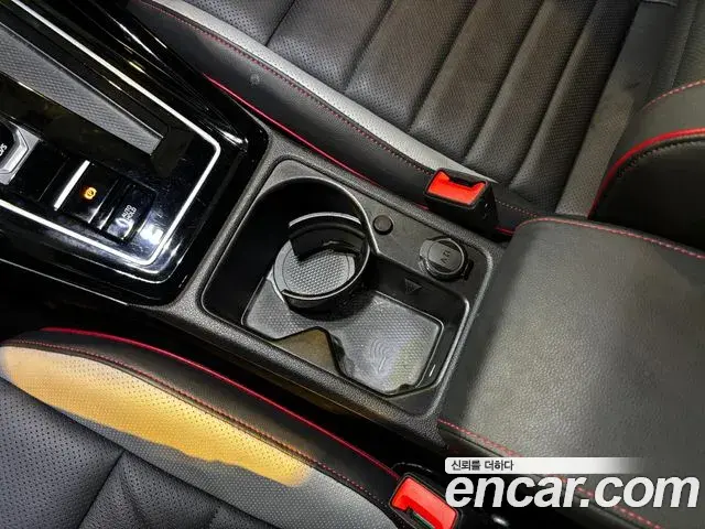 Volkswagen Golf 2024 — Photo 17/20
