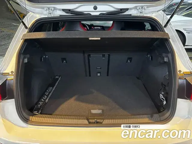 Volkswagen Golf 2024 — Photo 12/20