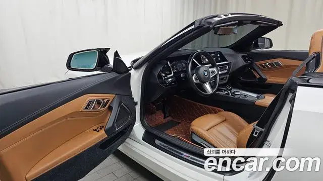 BMW Z4 2020 — Фото 8/20