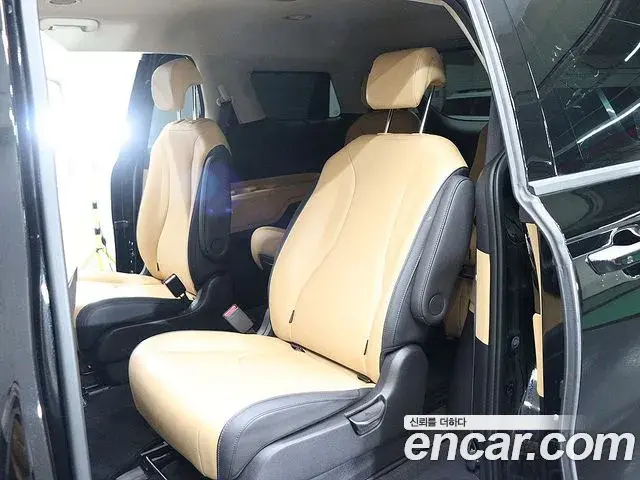 Kia Carnival 2023 — Şəkil 8/20
