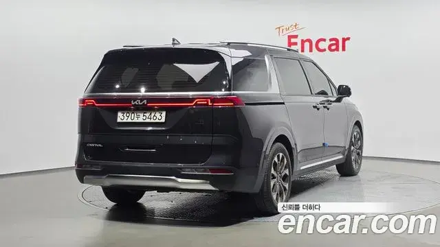 Kia Carnival 2023 — Фото 2/20
