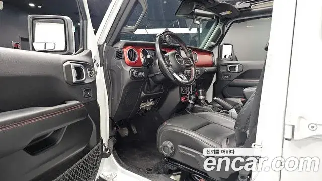 Jeep Wrangler 2020 — Şəkil 27/35