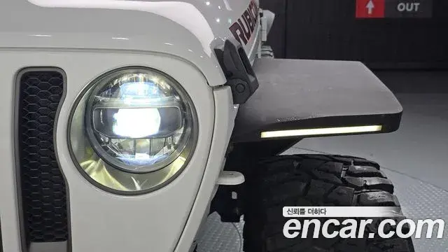 Jeep Wrangler 2020 — Şəkil 32/35