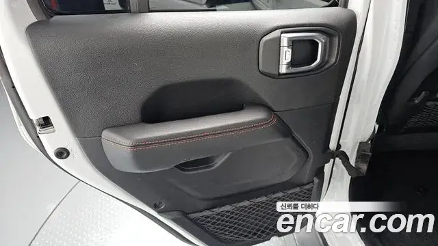 Jeep Wrangler 2020 — Şəkil 22/35