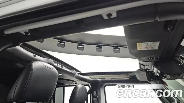 Jeep Wrangler 2020 — Şəkil 26/35
