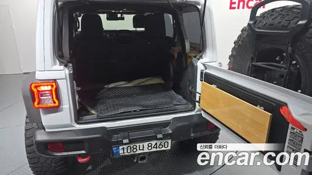 Jeep Wrangler 2020 — Şəkil 16/35
