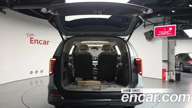 Kia Carnival 2024 — ფოტო 17/42