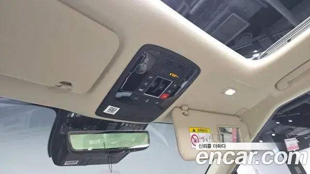 Kia Carnival 2024 — ფოტო 25/42