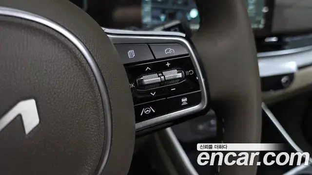 Kia Carnival 2024 — ფოტო 33/42