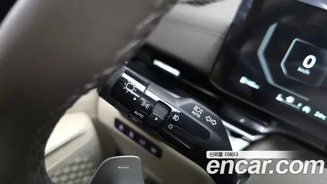 Kia Carnival 2024 — ფოტო 14/42