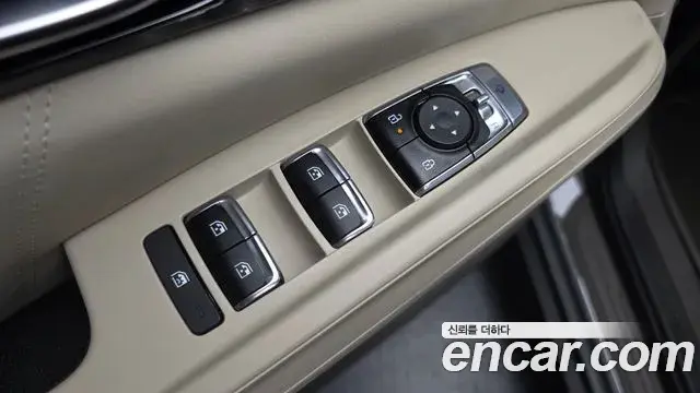 Kia Carnival 2024 — ფოტო 35/42
