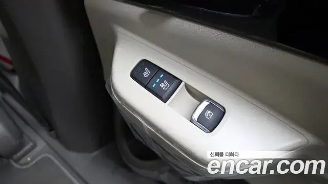 Kia Carnival 2024 — ფოტო 3/42