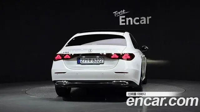 Mercedes-Benz E-Class 2025 — Фото 4/20