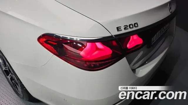 Mercedes-Benz E-Class 2025 — Şəkil 18/30
