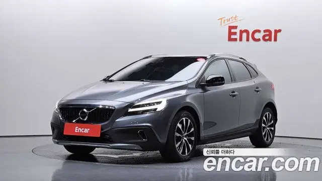 Volvo V40 Cross Country 2019 — Şəkil 31/33