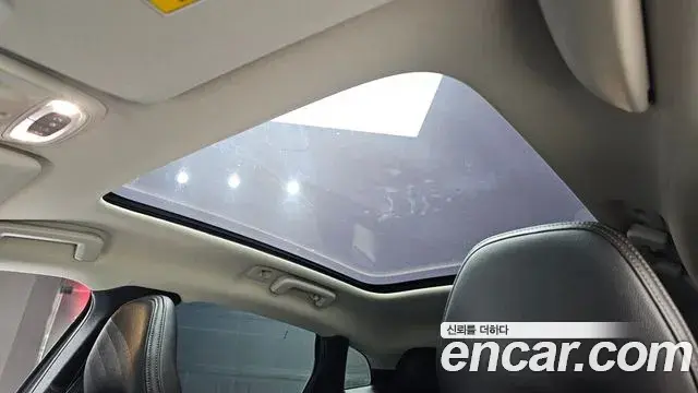 Volvo V40 Cross Country 2019 — Şəkil 7/33