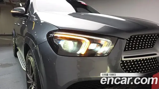 Mercedes-Benz GLE-Class 2023 — Photo 29/38