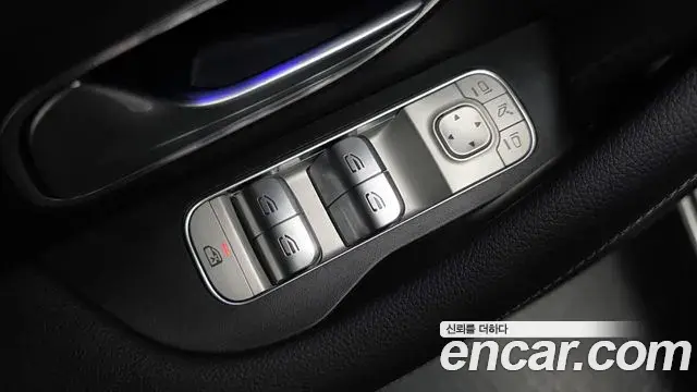 Mercedes-Benz GLE-Class 2023 — Photo 10/38
