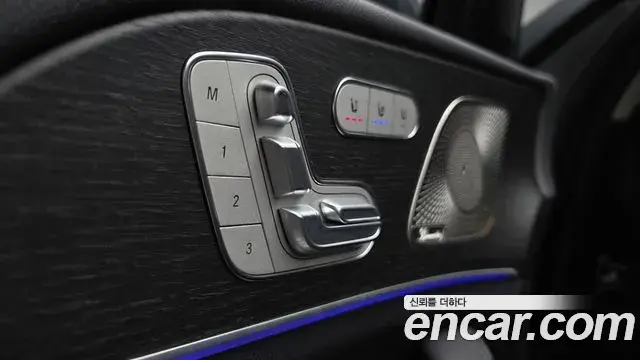 Mercedes-Benz GLE-Class 2023 — Photo 14/38
