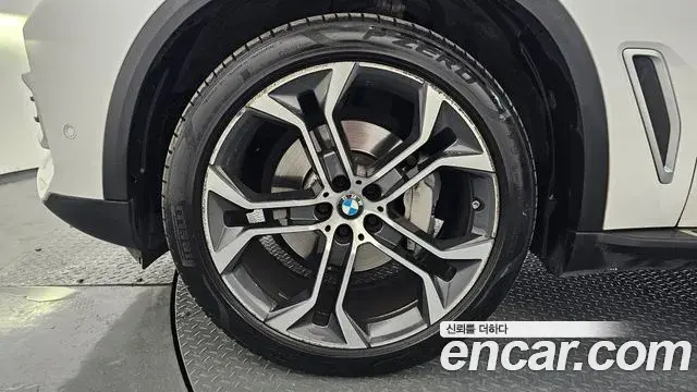 BMW X5 2021 — Photo 25/39