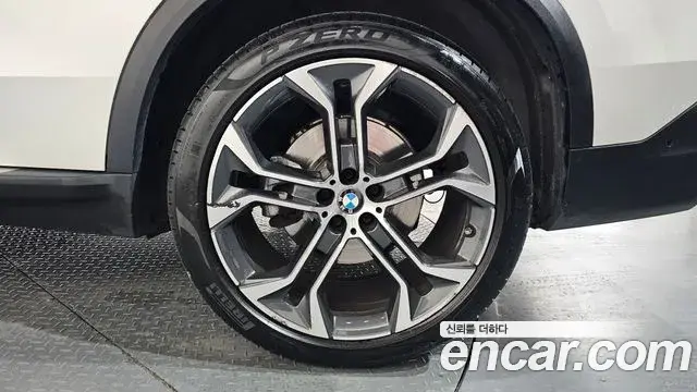 BMW X5 2021 — Photo 13/39
