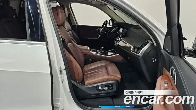 BMW X5 2021 — Photo 21/39
