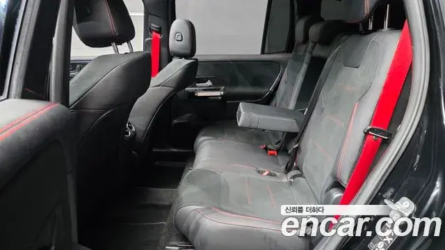 Mercedes-Benz GLB-Class 2025 — ფოტო 22/30