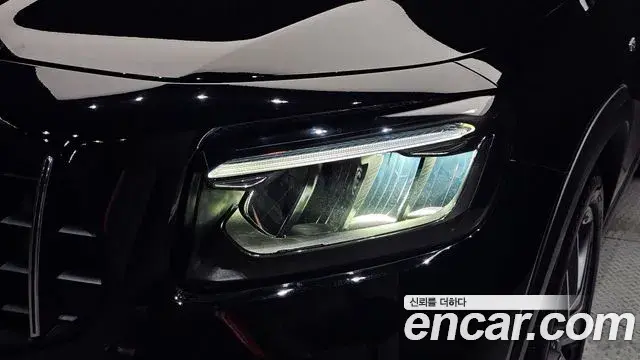 Mercedes-Benz GLB-Class 2025 — ფოტო 7/30