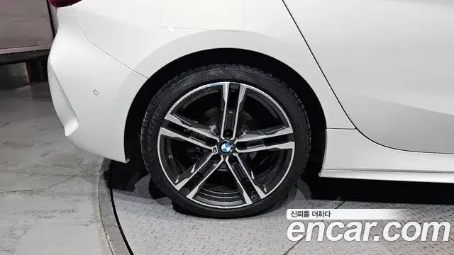 BMW 1 Series 2020 — Şəkil 18/20