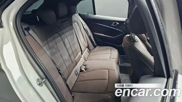 BMW 1 Series 2020 — Şəkil 19/20