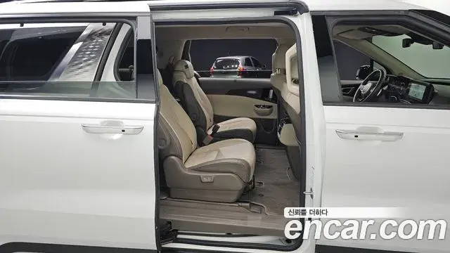 Kia Carnival 2022 — Фото 11/20