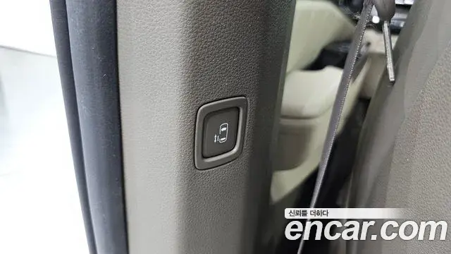 Kia Carnival 2022 — Фото 18/20