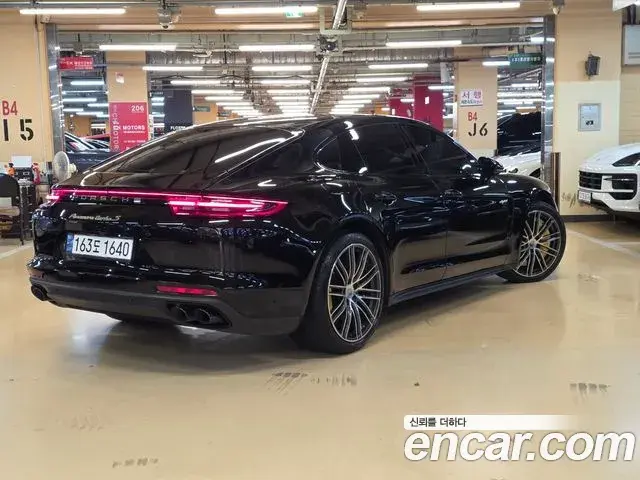 Porsche Panamera 2018 — Photo 14/20