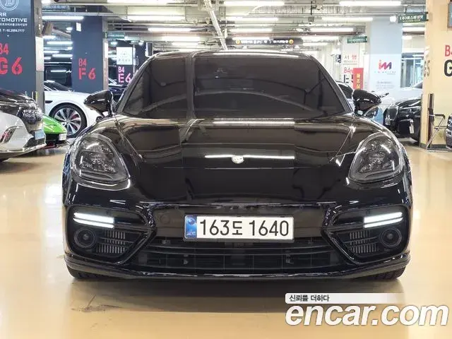 Porsche Panamera 2018 — Photo 2/20