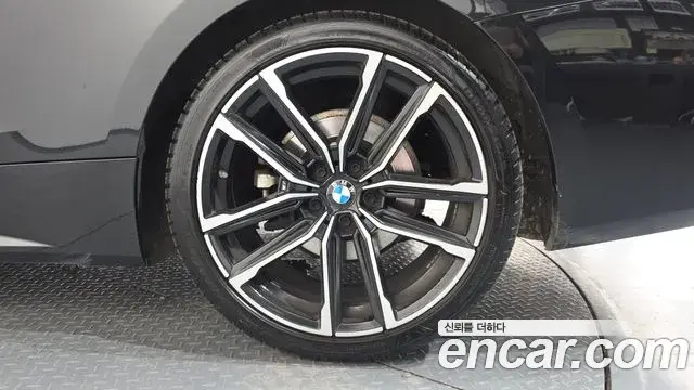 BMW 4 Series 2023 — ფოტო 19/35
