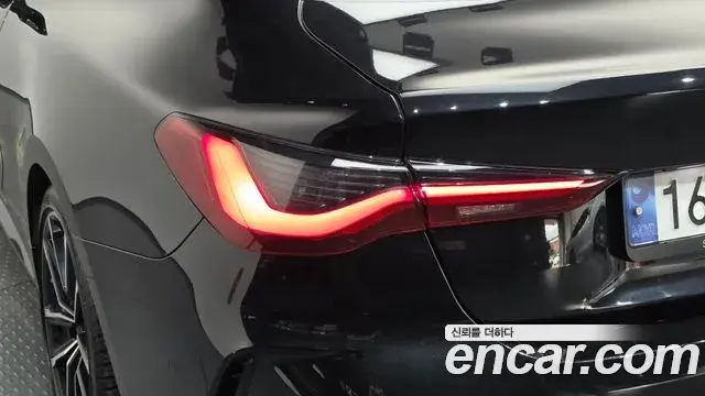 BMW 4 Series 2023 — ფოტო 28/35