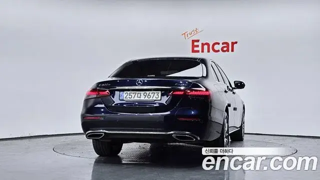 Mercedes-Benz E-Class 2022 — Фото 4/20