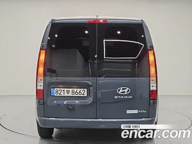 Hyundai Staria 2024 — Фото 2/18