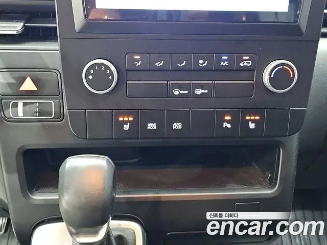 Hyundai Staria 2024 — Фото 8/18