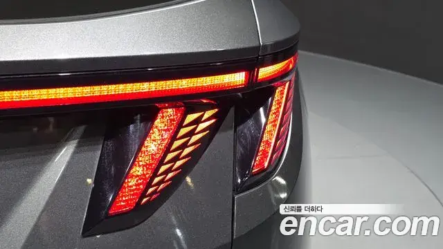 Hyundai Tucson Hybrid 2022 — Şəkil 22/33