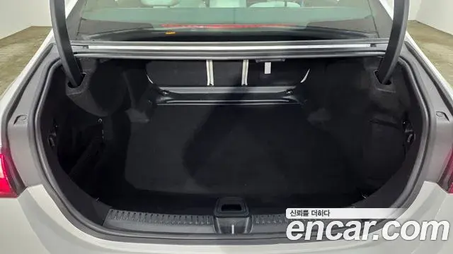 Mercedes-Benz E-Class 2025 — Фото 11/20