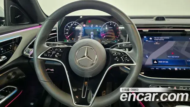 Mercedes-Benz E-Class 2025 — Фото 19/20