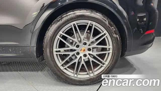 Porsche Cayenne 2024 — ფოტო 19/40