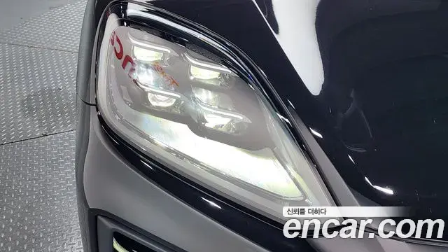Porsche Cayenne 2024 — ფოტო 22/40