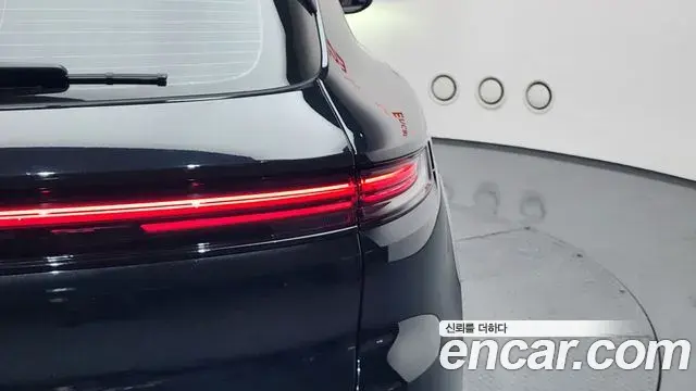 Porsche Cayenne 2024 — ფოტო 26/40