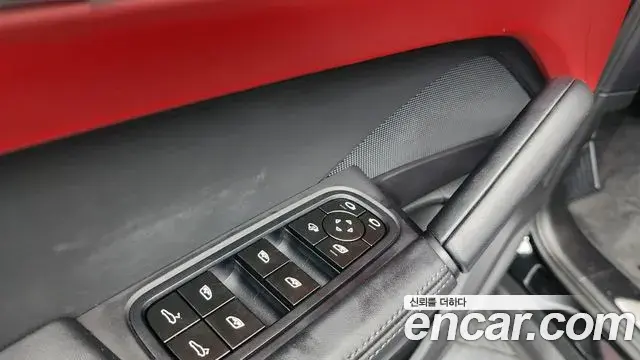Porsche Cayenne 2024 — ფოტო 17/40