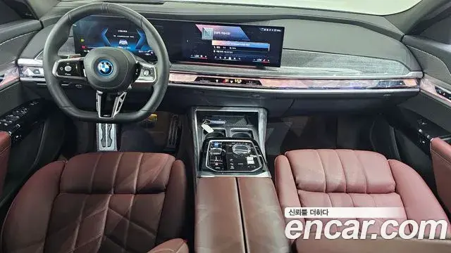 BMW i7 2024 — ფოტო 22/36