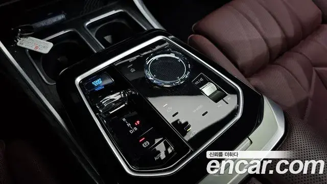 BMW i7 2024 — ფოტო 15/36