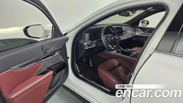 BMW i7 2024 — ფოტო 30/36